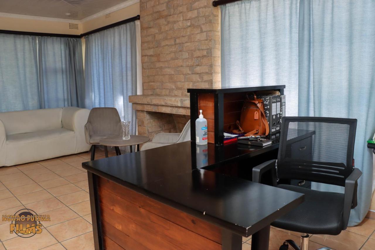 The Hill Bed And Breakfast Francistown Exterior photo